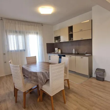 Apartament Laura 1 Ražanac