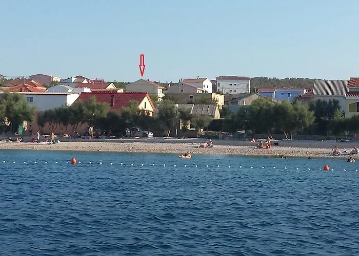 Apartman Laura 1 * Ražanac