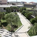 Appartement Laura 1 *