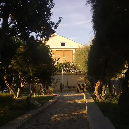 Appartement Laura 1 *